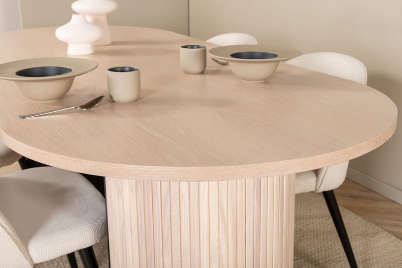 Biana Matgrupp 200 cm Oval inkl 4 Valera Manchesterstolar - Beige/Svart/Beige - Products - Möbler - Bord & matgrupp - Matgrupp