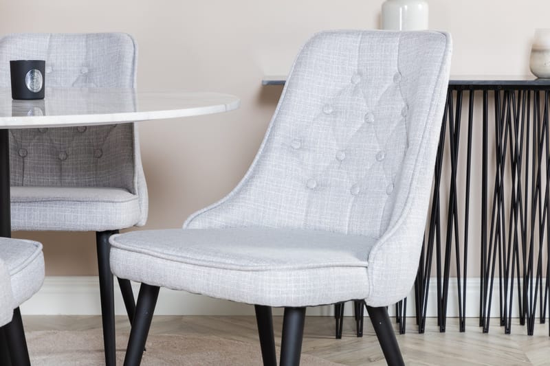 Estelle Matgrupp 106 cm Rund med 4 Velvet Deluxe stolar - Svart - Products - Möbler - Bord & matgrupp - Matgrupp