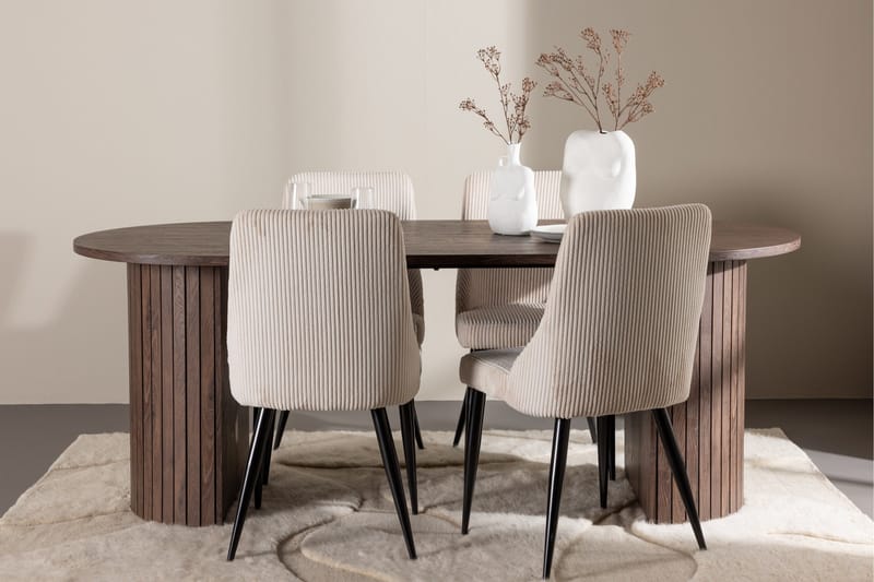 Härön Matgrupp 200 cm Oval med 4 Leone stolar - Mocca/Beige - Products - Möbler - Bord & matgrupp - Matgrupp