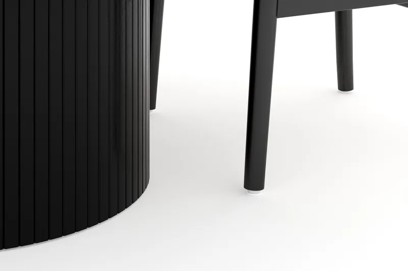 Kopparbo Matgrupp förlängningsbart 130-180 cm Rund med 4 Dastoori Matstol - 2220067-4,2229282-1 - Svart - Products - Möbler - Bord & matgrupp - Matgrupp