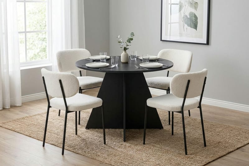 Vera Matgrupp runt 110 cm Svart med 4 Gemmiano Matstolar - Svart - Products - Möbler - Bord & matgrupp - Matgrupp