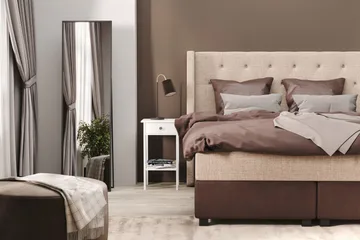 Två bruna kuddar ingår - Beige/Brun