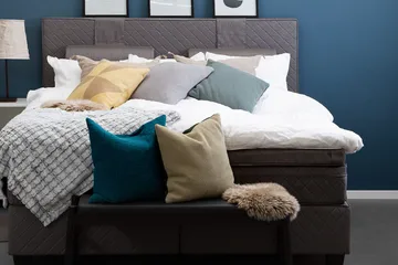 Sundborn Kontinentalsäng 180x200 cm - Grå - Products - Möbler - Säng - Kontinentalsäng