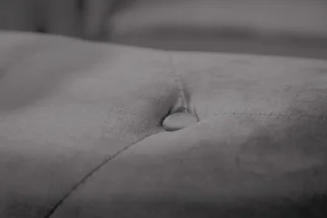 Chesterfield Lyx 3 sits Sammetssoffa - Djup soffa - Mörkgrå / Grå - Products - Möbler - Soffa - Chesterfield soffa