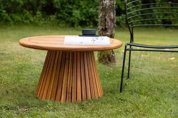 Lumpur Runt Soffbord och Sidobord Ribbor Utomhus 70 cm - Brun - Products - Utemöbler & utemiljö - Utebord & trädgårdsbord - Loungebord & soffbord utomhus