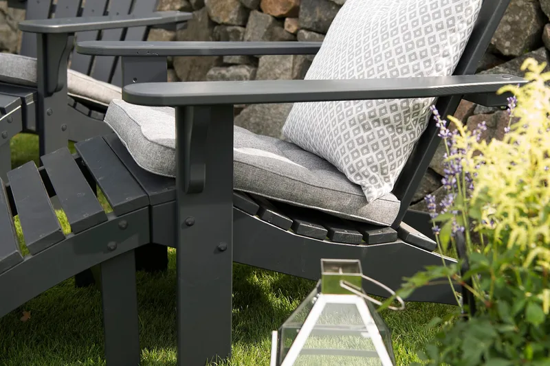 Tennessee Däckstol med Fotstöd Orkangrå - Hillerstorp - Products - Utemöbler & utemiljö - Utestol & trädgårdsstol - Solstol - Däckstol